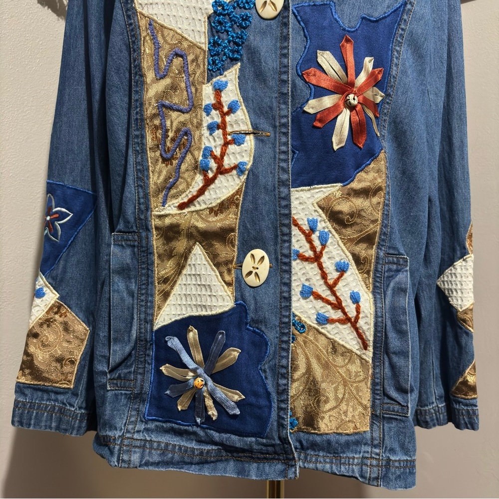 Allure Vintage Long Sleeve Button up Embroidered Denim Shirt Size Large - Picture 2 of 15